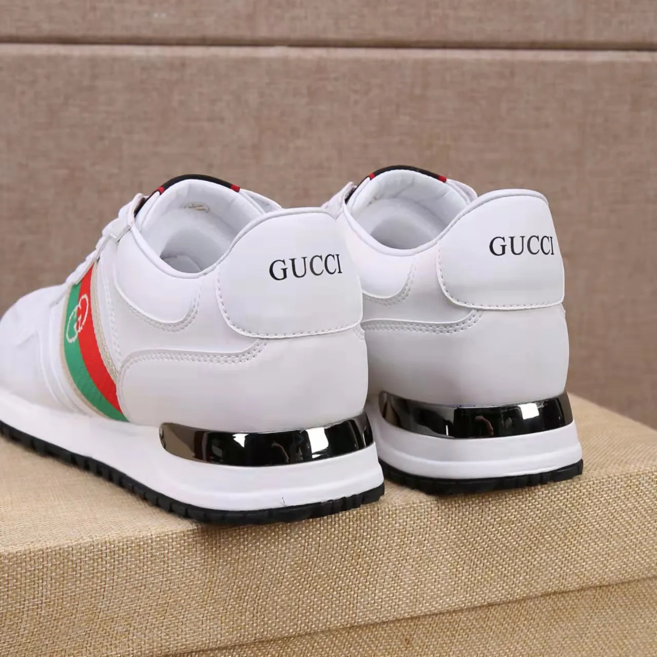 p420 [Gucci Sports Men's Shoes] Gucci fashionable casual men's shoes 🇨🇳Original 1:1 mold, new model debuts first 💯Not high-profile but avant-garde, simple, low-key and fashionable, super versatile style 🌿Original cowhide production ➕Sheepskin lining🎋The version is comfortable on the feet, first-class workmanship🍍38-44 Large quantities in stock